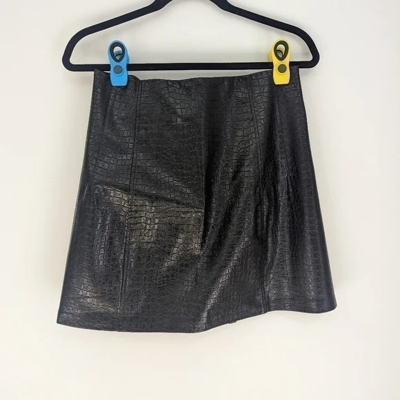 INDUSTRY Faux Leather Black Skirt With Button Detail Size 4 - Picture 2 of 3